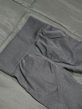 Black Ribbed Scrunch Butt Leggings